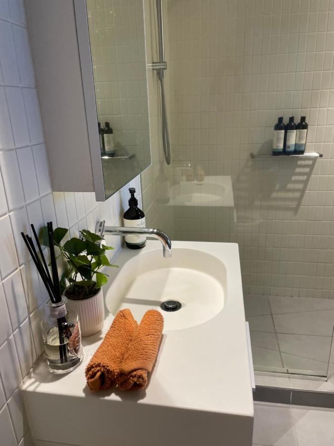 Cozy 1 Bed Apt & Spa,Free Parking ,Phenomena Views Мельбурн Екстер'єр фото